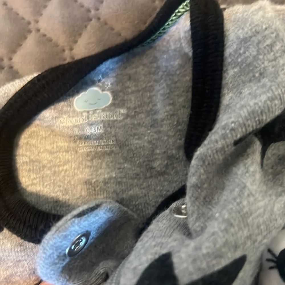 Set of 3. 0-3 month baby zip up sleepers - Picture 5 of 6